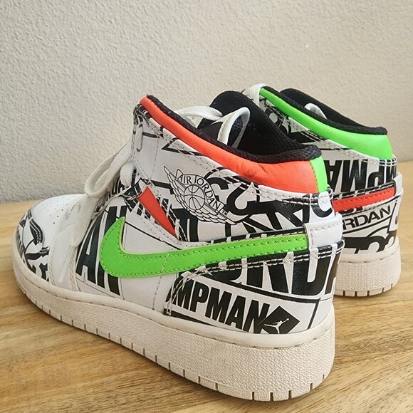 Nike Air Jordan 1 Mid All Over Print Logos Boys Size 4Y 554724-119 - Picture 4 of 13